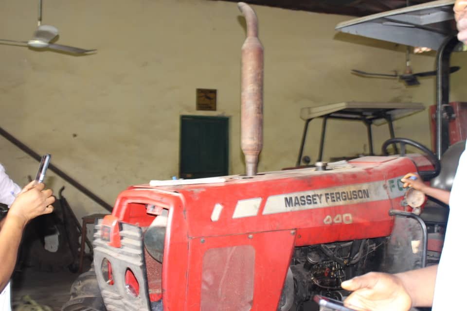 TRACTOR_1